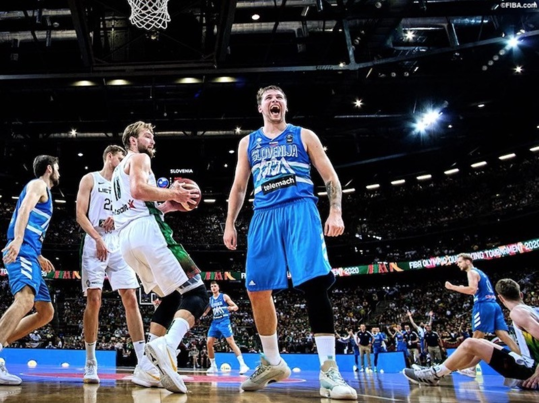 Slovenia Blue uniform (World ranking: 16th place) 